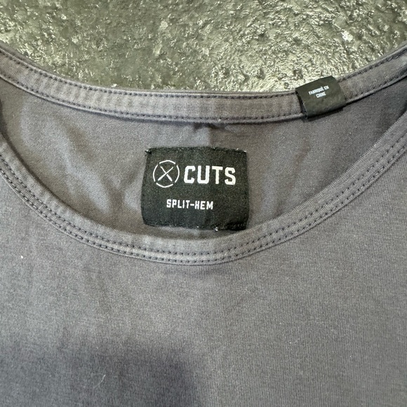 Cuts Grey Shortsleeve Shirt Split Helm - Picture 3 of 5